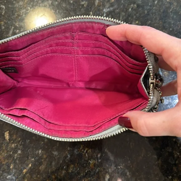 Coach Op Zippy Wallet wristlet black, gray, & silver circa 2010 - Picture 5 of 8